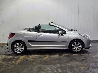 Peugeot 207 1.6 16V Cabrio  Benzine 1.598cc 88kW (120pk) FWD picture 2