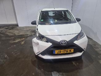 Toyota Aygo 1.0 12V VVT-i Hatchback  Benzine 998cc 51kW (69pk) FWD picture 4