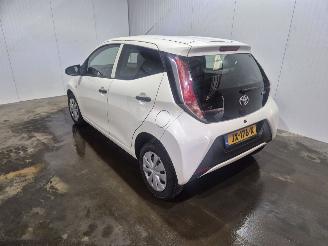 Schadeauto Toyota Aygo 1.0 12V VVT-i Hatchback  Benzine 998cc 51kW (69pk) FWD 2016/6