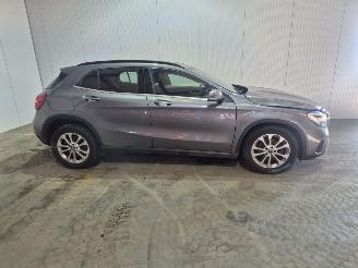 Mercedes GLA 1.6 180 16V SUV  Benzine 1.595cc 90kW (122pk) FWD picture 3