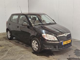 skadebil auto Skoda Fabia 1.2i 12V Hatchback 4Dr Benzine 1.198cc 51kW (69pk) 2011/4