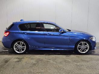 BMW 1-serie 116i 1.5 12V Hatchback 4Dr Benzine 1.499cc 80kW (109pk) RWD picture 2