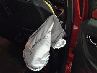 Renault Captur 1.2 TCE 16V EDC SUV  Benzine 1.197cc 87kW (118pk) FWD picture 9