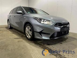 Coche siniestrado Kia Cee d Ceed Sportswagon (CDF), Combi 5-drs, 2018 1.0i T-GDi 12V 2022/11