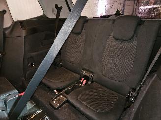 BMW 2-serie 7-Seats 218i 1.5 TwinPower Turbo 12V MPV  Benzine 1.499cc 100kW (136pk) FWD picture 12