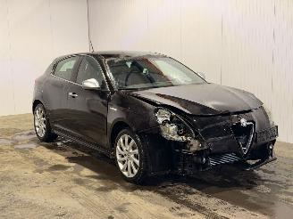 Alfa Romeo Giulietta 1.4 TB 16V MultiAir Hatchback  Benzine 1.368cc 125kW (170pk) FWD picture 3
