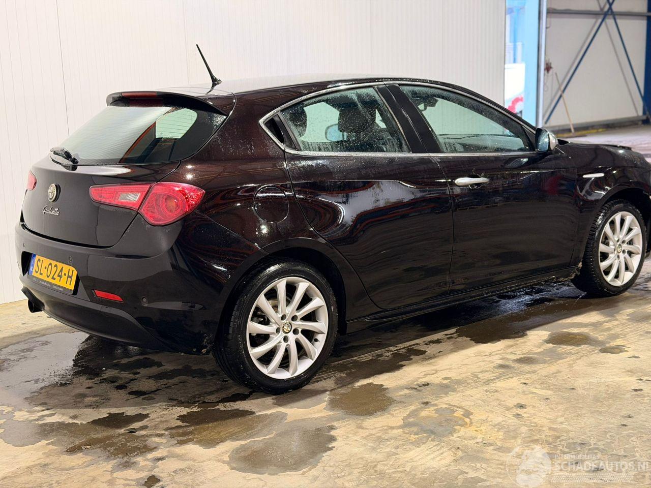 Alfa Romeo Giulietta 1.4 TB 16V MultiAir Hatchback  Benzine 1.368cc 125kW (170pk) FWD