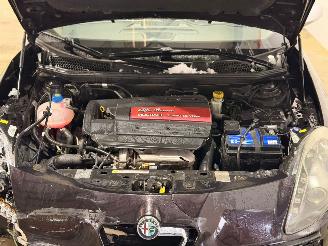 Alfa Romeo Giulietta 1.4 TB 16V MultiAir Hatchback  Benzine 1.368cc 125kW (170pk) FWD picture 9