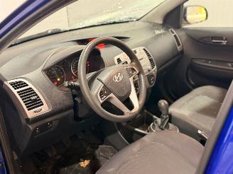 Hyundai I-20 1.4i 16V Hatchback  Benzine 1.396cc 74kW (101pk) FWD picture 15