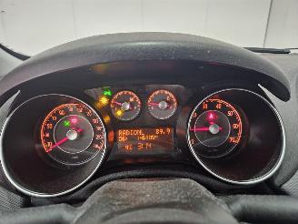 Fiat Punto 0.9 TwinAir Hatchback  Benzine 875cc 63kW (86pk) FWD picture 11