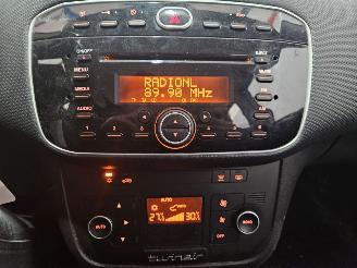 Fiat Punto 0.9 TwinAir Hatchback  Benzine 875cc 63kW (86pk) FWD picture 10