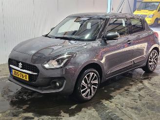 Unfallwagen Suzuki Swift 1.2 Dual Jet 16V Smart Hybrid Hatchback 4Dr Elektrisch Benzine 1.242cc 61kW (83pk) FWD 2023/4