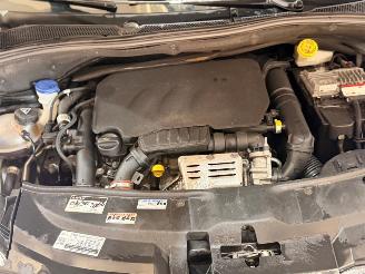 Peugeot 2008 1.2 12V e-THP PureTech 110 MPV  Benzine 1.199cc 81kW (110pk) FWD picture 10