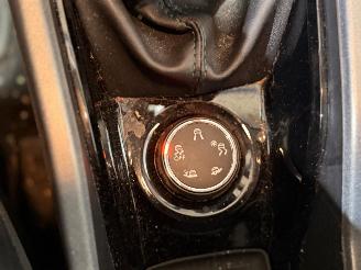 Peugeot 2008 1.2 12V e-THP PureTech 110 MPV  Benzine 1.199cc 81kW (110pk) FWD picture 15