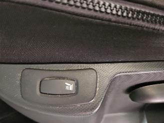 Renault Captur 1.2 AUT TCE 16V EDC SUV  Benzine 1.197cc 88kW (120pk) FWD picture 12