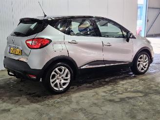 damaged passenger cars Renault Captur 1.2 AUT TCE 16V EDC SUV  Benzine 1.197cc 88kW (120pk) FWD 2014/7