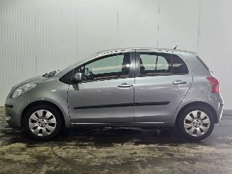 Toyota Yaris 1.3 16V VVT-i Hatchback  Benzine 1.298cc 64kW (87pk) picture 6