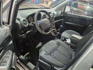 Kia Carens 2.0i CVVT 16V MPV  Benzine 1.998cc 106kW (144pk) FWD picture 5