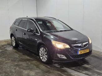 Unfallwagen Opel Astra 1.4 Turbo 16V Combi/o  Benzine 1.364cc 103kW (140pk) FWD 2011/10
