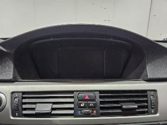 BMW 3-serie 318i 16V Combi/o  Benzine 1.995cc 95kW (129pk) RWD picture 12