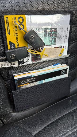 Opel Insignia SPORTS TOURER 1.6 CDTI 16V Combi/o  Diesel 1.598cc 100kW (136pk) FWD picture 14