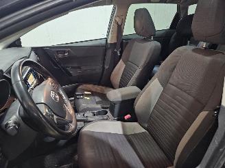 Toyota Auris 1.8 16V Hybrid Combi/o  Elektrisch Benzine 1.798cc 100kW (136pk) FWD picture 13