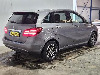 Vaurioauto  passenger cars Mercedes B-klasse B-250 e Hatchback  Elektrisch  132kW (179pk) FWD 2016/11