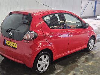 Coche accidentado Toyota Aygo 1.0 12V VVT-i Hatchback  Benzine 998cc 50kW (68pk) FWD 2010/11