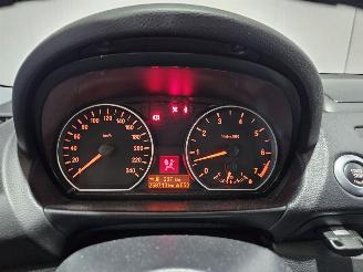 BMW 1-serie 116i 2.0 16V Hatchback 2Dr Benzine 1.995cc 90kW (122pk) RWD picture 11