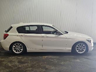 BMW 1-serie 116i 1.6 16V Hatchback 4Dr Benzine 1.598cc 100kW (136pk) RWD 2 picture 2