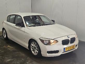 BMW 1-serie 116i 1.6 16V Hatchback 4Dr Benzine 1.598cc 100kW (136pk) RWD 2 picture 4