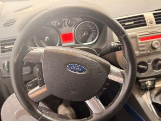 Ford Kuga 2.0 TDCi 16V SUV  Diesel 1.997cc 100kW (136pk) FWD picture 15