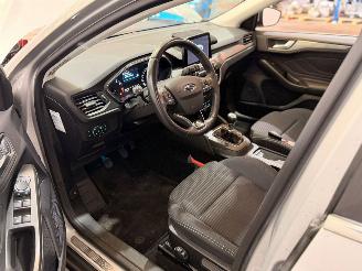 Ford Focus 1.0 Ti-VCT EcoBoost 12V 125 Combi/o  Benzine 999cc 92kW (125pk) FWD picture 11