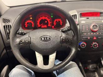 Kia Cee d 1.4 16V Combi/o  Benzine 1.396cc 66kW (90pk) FWD picture 14