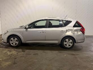 Kia Cee d 1.4 16V Combi/o  Benzine 1.396cc 66kW (90pk) FWD picture 6