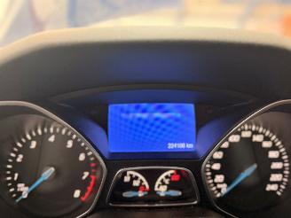 Ford Focus 1.0 Ti-VCT EcoBoost 12V 125 Combi/o  Benzine 998cc 92kW (125pk) FWD picture 12