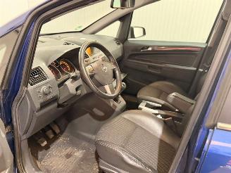 Opel Zafira 2.2 16V 7-seats Direct Ecotec MPV  Benzine 2.198cc 110kW (150pk) FWD picture 10