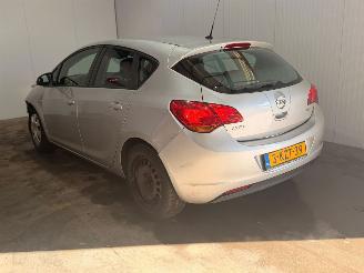 Voiture accidenté Opel Astra 1.7 CDTi 16V 110 Hatchback 4Dr Diesel 1.686cc 81kW (110pk) FWD 2011/9