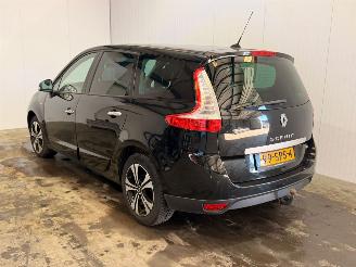 Schadeauto Renault Scenic 1.6 dCi MPV  Diesel 1.598cc 96kW (131pk) FWD 2011/11