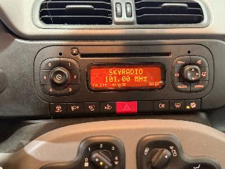 Fiat Panda 0.9 TwinAir 60 Hatchback  Benzine 964cc 44kW (60pk) FWD picture 16