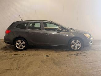 Opel Astra SPORTS TOURER 1.4 Turbo 16V Combi/o  Benzine 1.364cc 88kW (120pk) FWD picture 2