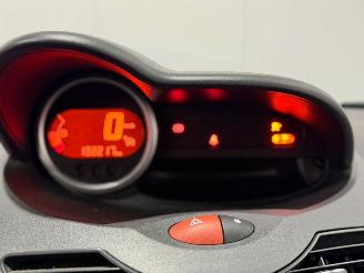 Renault Twingo 1.2 16V Hatchback 2Dr Benzine 1.149cc 55kW (75pk) FWD picture 13