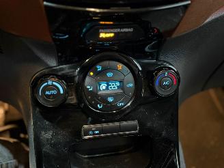 Ford Fiesta 1.6 TDCi 16V ECOnetic Hatchback  Diesel 1.560cc 70kW (95pk) FWD picture 11