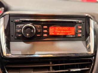 Peugeot 208 1.0 Vti 12V PureTech Hatchback  Benzine 999cc 50kW (68pk) FWD picture 17