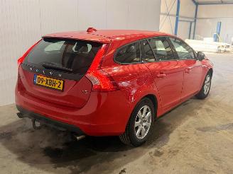 Volvo V-60 1.6 T3 16V Combi/o  Benzine 1,598cc 110kW (150pk) FWD picture 3
