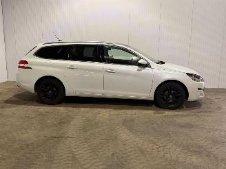 Peugeot 308 1.6 BlueHDi 120 Combi/o 4Dr Diesel 1,560cc 88kW (120pk) FWD picture 2