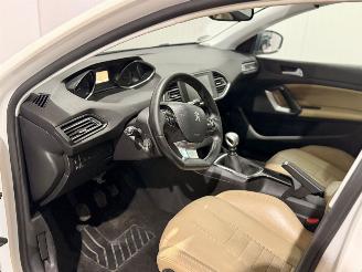 Peugeot 308 1.6 BlueHDi 120 Combi/o 4Dr Diesel 1,560cc 88kW (120pk) FWD picture 9