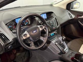 Ford Focus 1.0 Ti-VCT EcoBoost 12V 125 Hatchback  Benzine 998cc 92kW (125pk) FWD picture 10