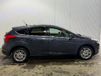 Ford Focus 1.0 Ti-VCT EcoBoost 12V 125 Hatchback  Benzine 998cc 92kW (125pk) FWD picture 2