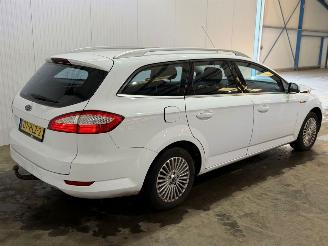 uszkodzony samochody osobowe Ford Mondeo 1.6 Ti 16V Combi/o  Benzine 1.596cc 92kW (125pk) FWD 2009/1